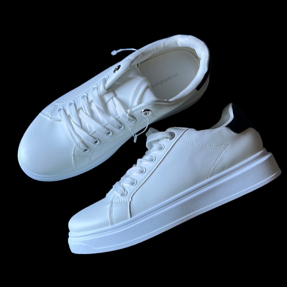 NWOT  Madden Girl Women's Josiiee Sneaker  Size‎ 8.5